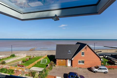 4 bedroom terraced house for sale, Marine Parade, Withernsea