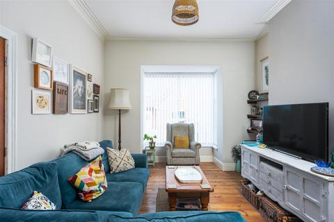 4 Marine Parade, Withernsea, HU19 2DR