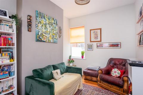 4 Marine Parade, Withernsea, HU19 2DR