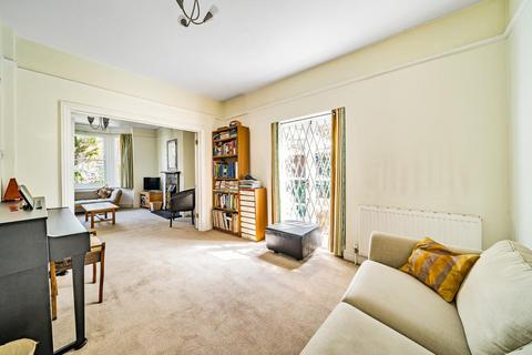23 Dinton Road, Kingston Upon Thames, KT2 5JT