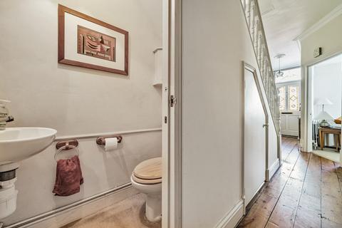 23 Dinton Road, Kingston Upon Thames, KT2 5JT