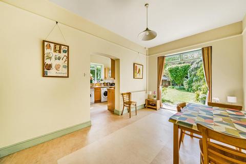 23 Dinton Road, Kingston Upon Thames, KT2 5JT