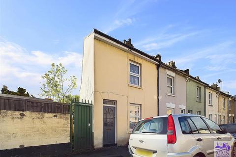 2 bedroom end of terrace house for sale, Weston Road, Strood