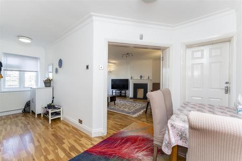 2 bedroom flat to rent, Hanger Court, Ealing, W5