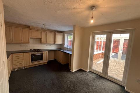 3 bedroom townhouse for sale, Anglia Drive, Swadlincote DE11