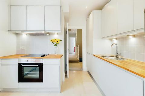 4 bedroom flat for sale, Fortescue Road, Colliers Wood SW19