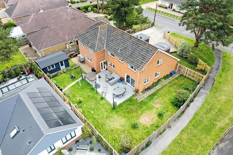 5 bedroom detached house for sale, Lions Lane, Ringwood BH24