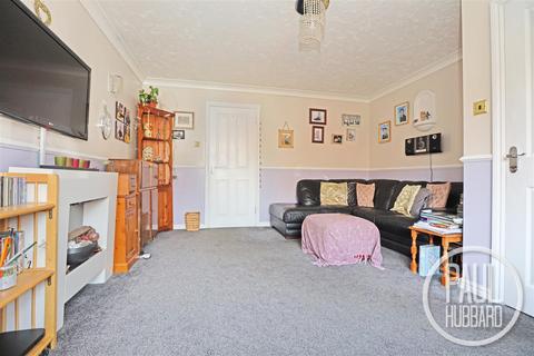 3 bedroom semi-detached house for sale, Framfield Road, Carlton Colville, NR33