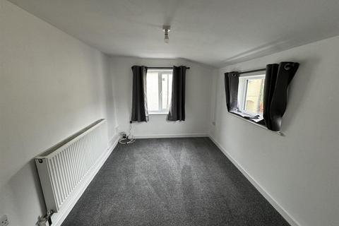 2 bedroom flat to rent, Water Lane, Tiverton EX16