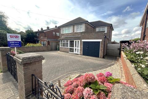 4 bedroom detached house for sale, Hardys Road, Cleethorpes, N.E. Lincs, DN35 0DW