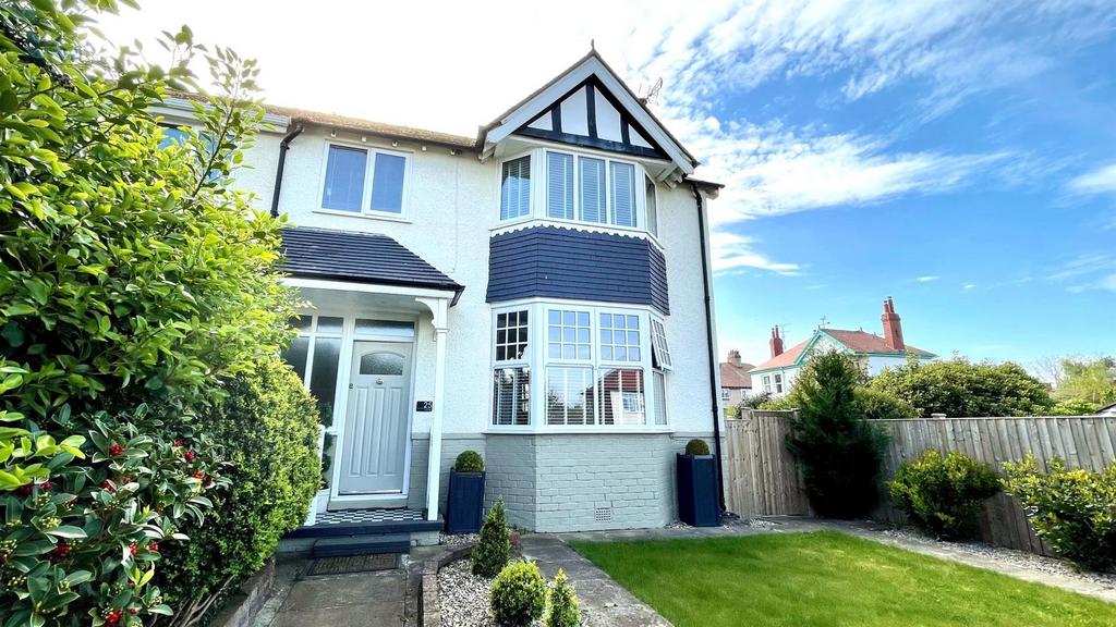 Wynn Avenue, Old Colwyn, Colwyn Bay 3 bed semidetached house for sale