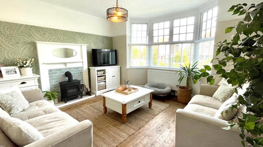 Wynn Avenue, Old Colwyn, Colwyn Bay 3 bed semidetached house for sale