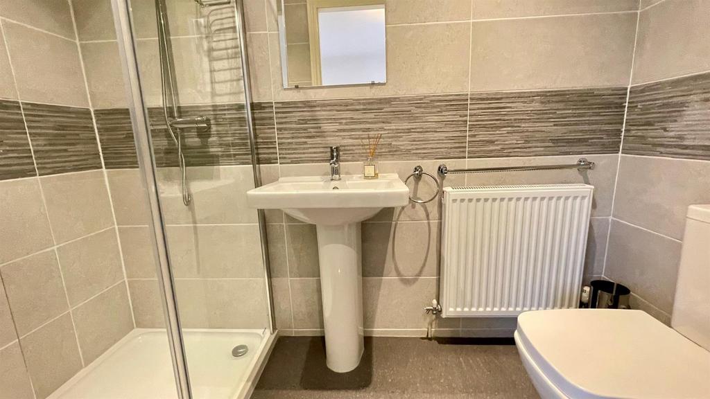 3 piece shower room
