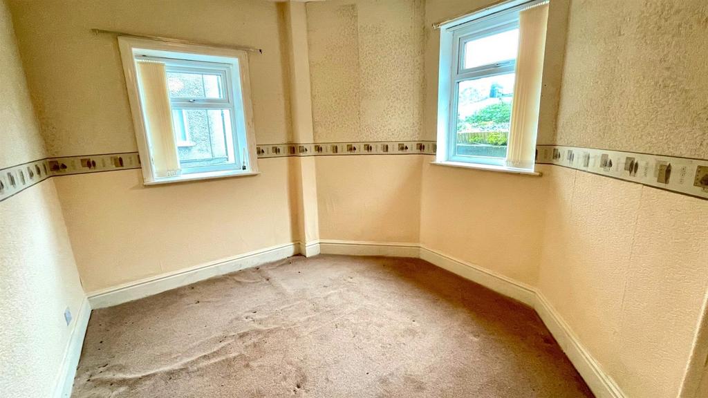 Double aspect bedroom 3
