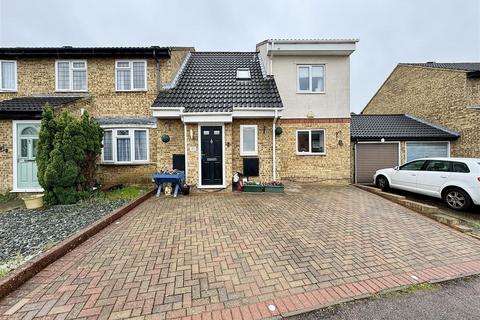3 bedroom end of terrace house for sale, Trent Avenue