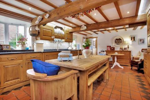 Ivy Cottage Main Road, Hawksworth, Nottingham, NG13 9DD