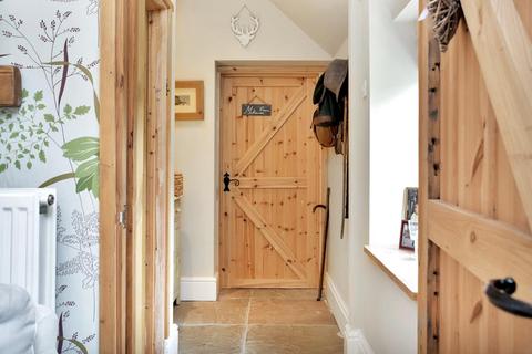 Ivy Cottage Main Road, Hawksworth, Nottingham, NG13 9DD