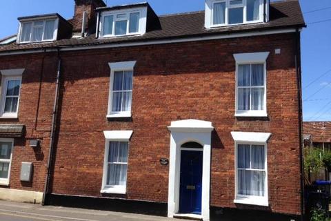3 bedroom terraced house to rent, Gigant Street, Salisbury SP1