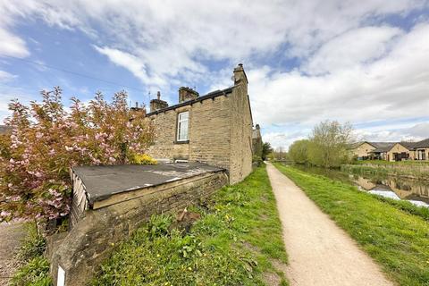 2 bedroom terraced house for sale, Alexandra Court, Skipton, BD23 2RE