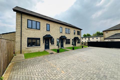 4 bedroom end of terrace house for sale, Ash Court, Kippax, Leeds