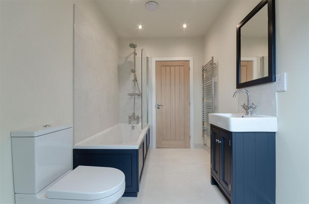 Ambleside Showhome Bathroom