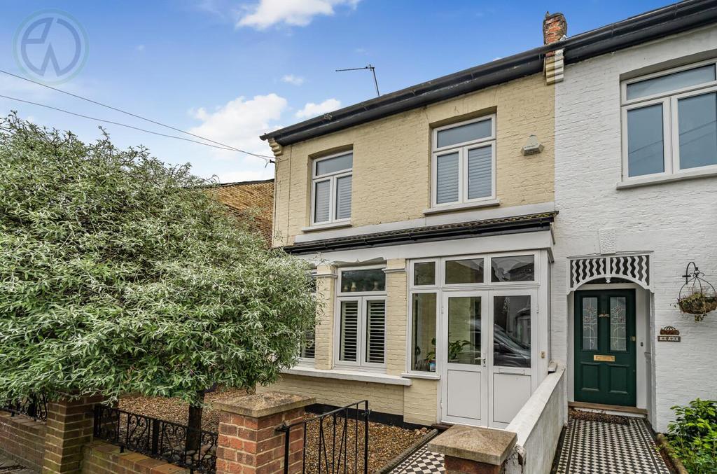 Harewood Road, Colliers Wood SW19 4 bed semidetached house for sale