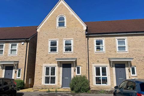 3 bedroom townhouse for sale, Clifton Close, Bicester