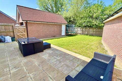 4 bedroom detached house for sale, Radcliffe Way, Great Leighs, Chelmsford