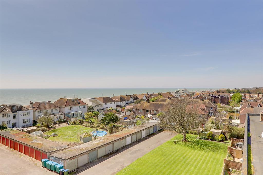 Dolphin Lodge, Grand Avenue, Worthing, BN11 1 bed flat to rent - £1,100 ...