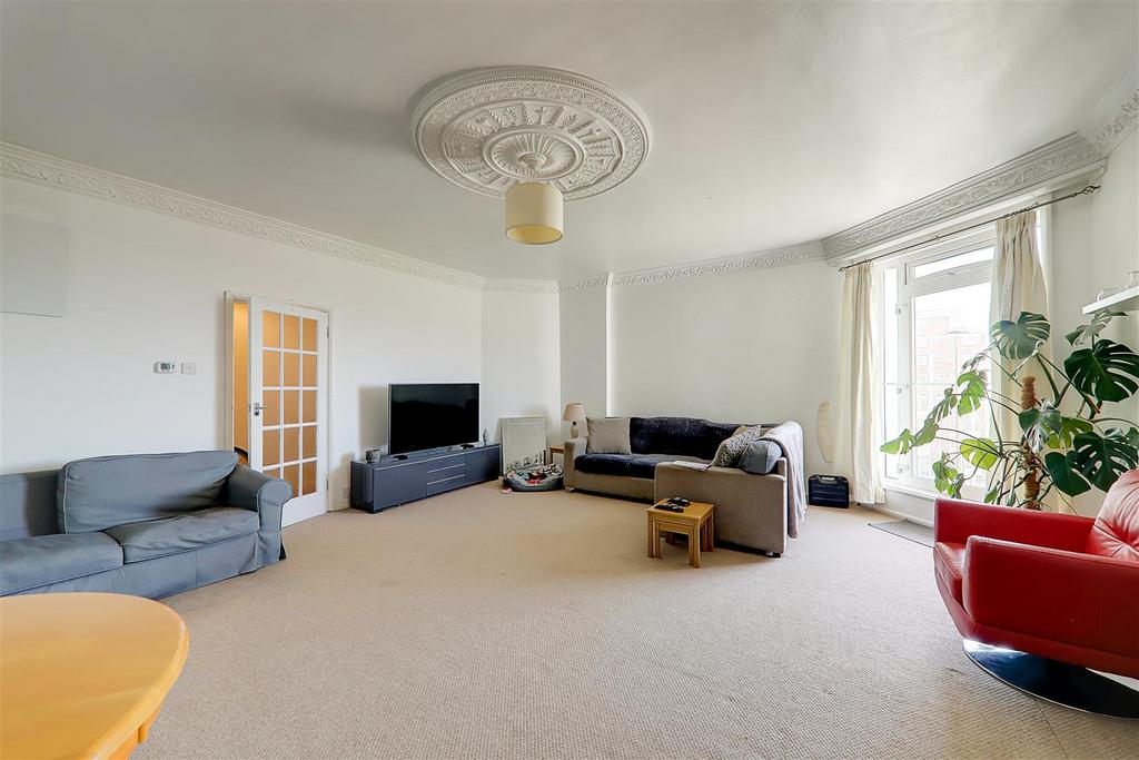 Dolphin Lodge, Grand Avenue, Worthing, BN11 1 bed flat to rent £1,100