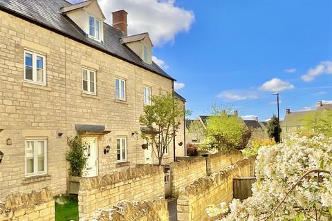 3 bedroom terraced house for sale, Moss Way, Cirencester