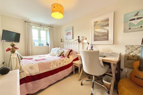 18 Moss Way, Cirencester, GL7 1RS