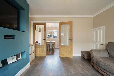 27 Brampton Meadows, Thurcroft, Rotherham, S66 9ND