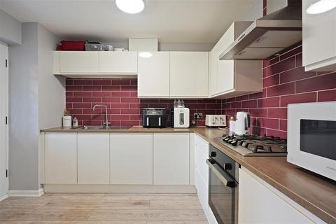 27 Brampton Meadows, Thurcroft, Rotherham, S66 9ND