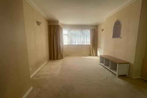 3 bedroom property to rent, St. Margarets Road, Edgware
