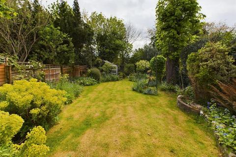 23 Woodmansterne Road, Coulsdon, CR5 2DG