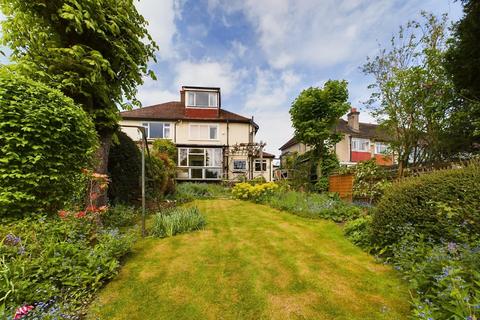 23 Woodmansterne Road, Coulsdon, CR5 2DG