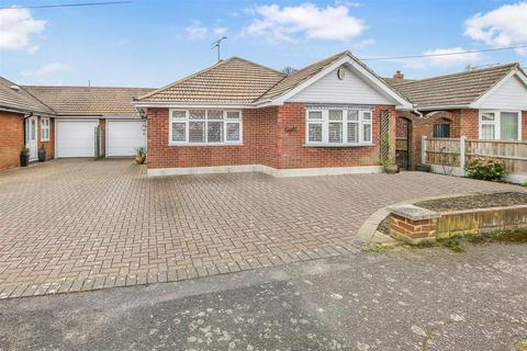 3 bedroom bungalow for sale, Elmtree Avenue, Kelvedon Hatch, Brentwood