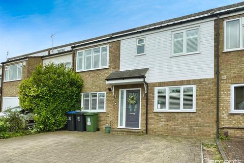 12 Caernarvon Close, Hemel Hempstead, HP2 4AN