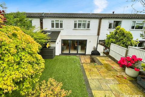 12 Caernarvon Close, Hemel Hempstead, HP2 4AN