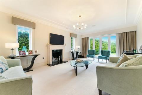 3 Bramber Close, Tadworth, KT20 5BP