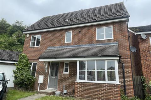 3 bedroom detached house to rent, Mermaid Close, Gravesend, Kent