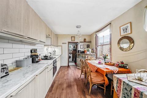3 bedroom end of terrace house for sale, Sinclair Road, London E4