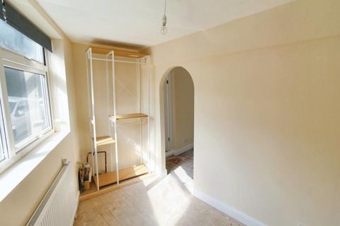 1 bedroom flat to rent, Victoria Street, Hucknall, Nottingham, NG15 7EB