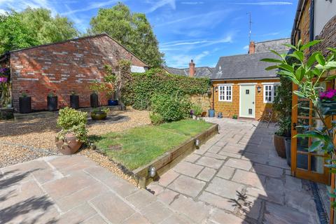 5 bedroom detached house for sale, Church Street, Rothersthorpe