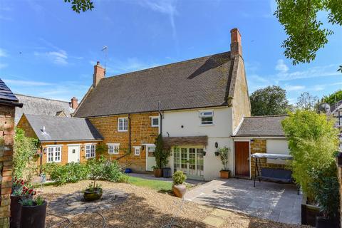 5 bedroom detached house for sale, Church Street, Rothersthorpe