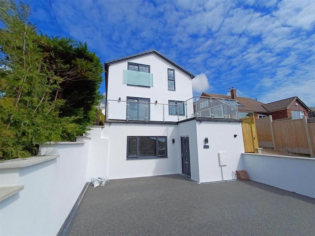 Crescent Drive North, Woodingdean 4 bed detached house for sale £650,000
