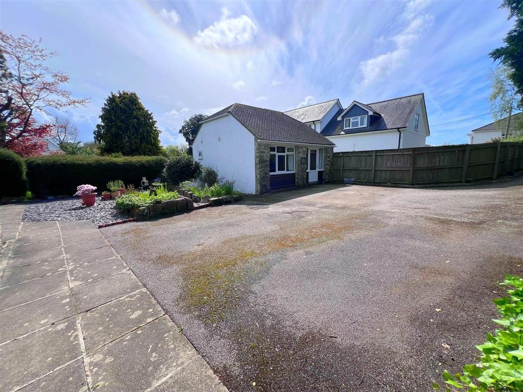 Driveway &amp; Annexe