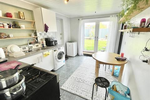 305 Hawthorn Drive, Ipswich, IP2 0QX