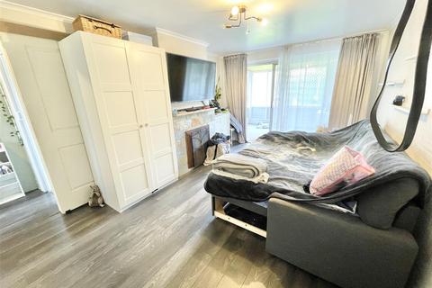 305 Hawthorn Drive, Ipswich, IP2 0QX